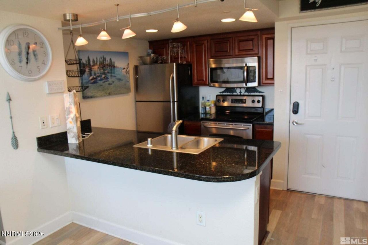 450 N Arlington Avenue, Unit 513, Reno, NV 89503 Photo