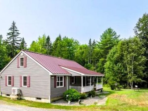 8 Hammond Lane, Searsport, ME 04974