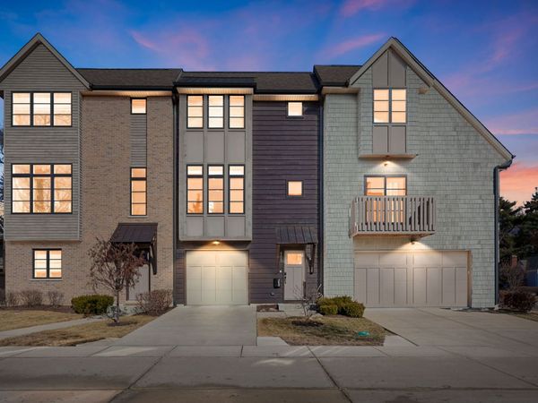 488 Newton Avenue, Glen Ellyn, IL 60137