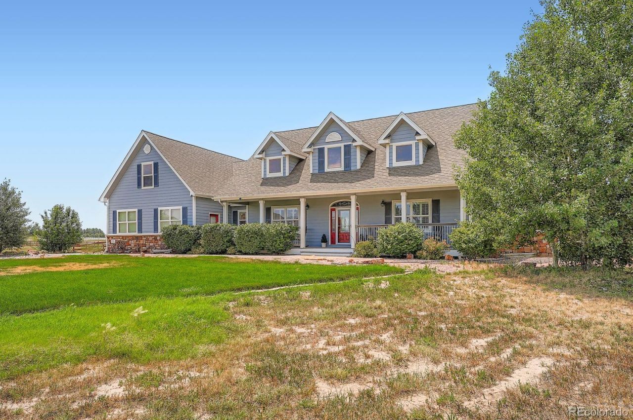 705 Antelope Drive W, Bennett, CO 80102 Main Photo
