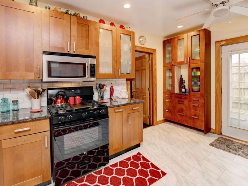 1076 Franklin Avenue, Columbus, OH 43205 Photo 9