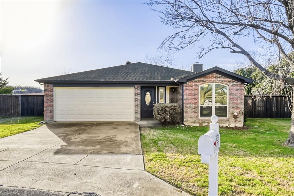 10220 Little Fox Court, Fort Worth, TX 76108 Main Photo