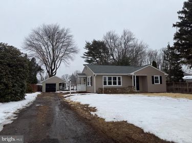 1420 S PLEASANT DRIVE, FEASTERVILLE TREVOSE, PA 19053