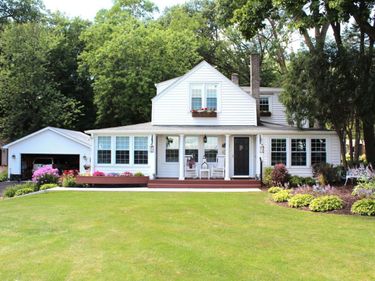 5325 W Bald Eagle Boulevard, White Bear Twp, MN 55110