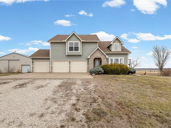 2090 N 900th Road, Eudora, KS 66025