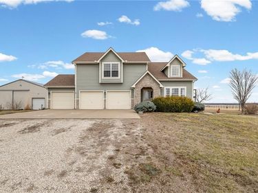 2090 N 900th Road, Eudora, KS 66025