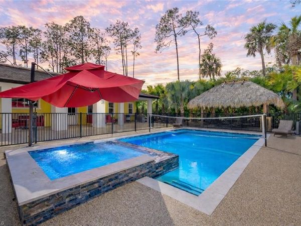 2401 Coach House LN, NAPLES, FL 34105