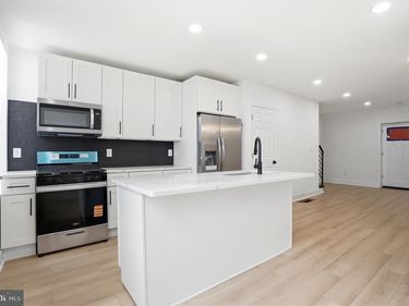 6621 N UBER STREET, PHILADELPHIA, PA 19138