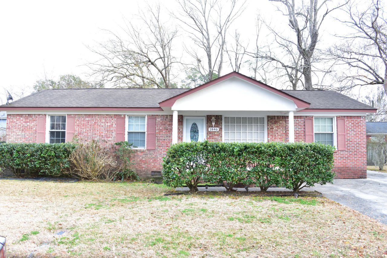 1846 Hazelwood Drive Photo 1