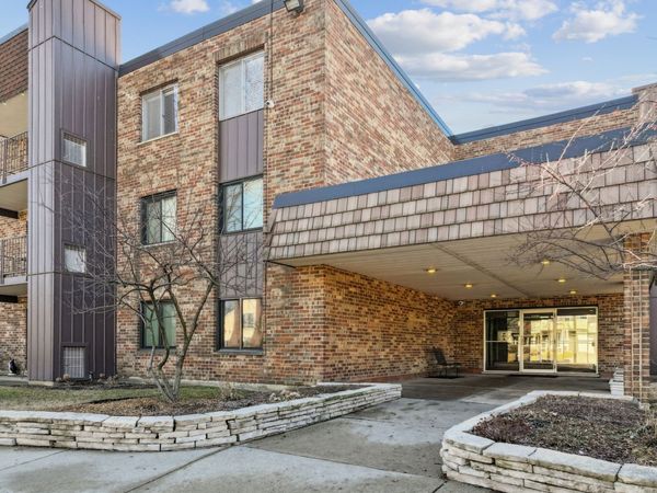 522 E Algonquin Road, Unit 113, Schaumburg, IL 60173