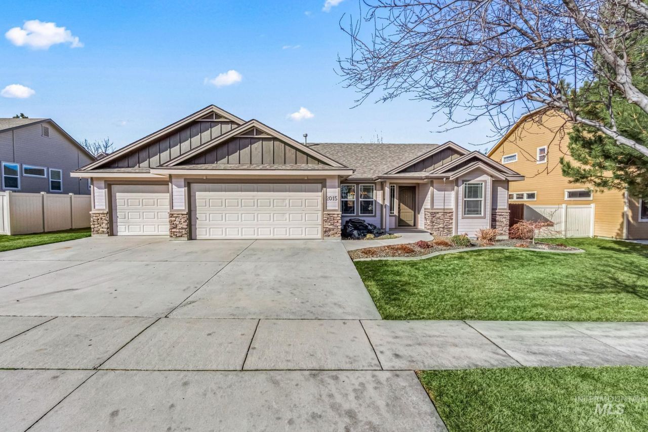 2015 S Sandcrest Loop, Nampa, ID 83686 Main Photo