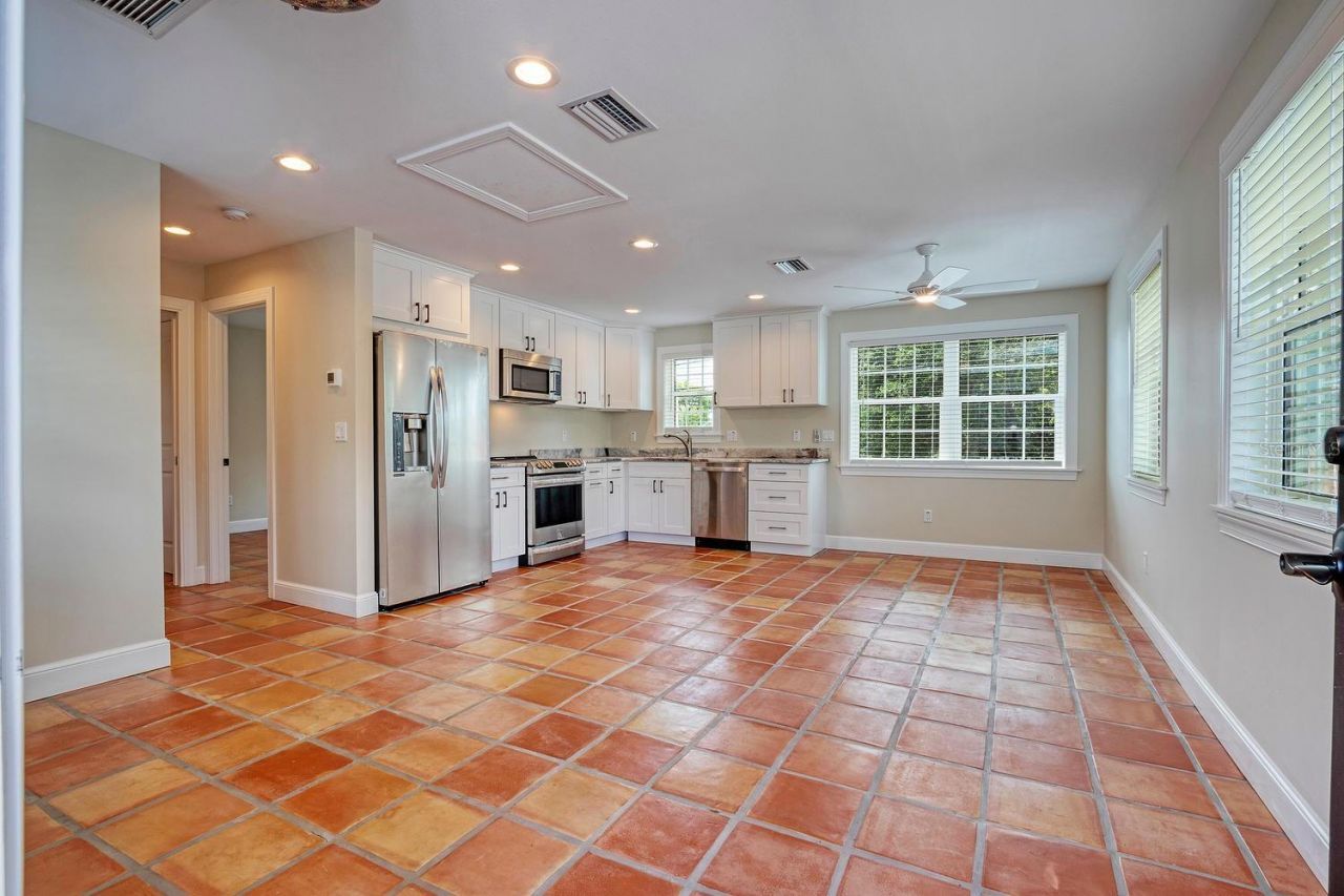 2348 2nd Avenue S, Saint Petersburg, FL 33712 Photo