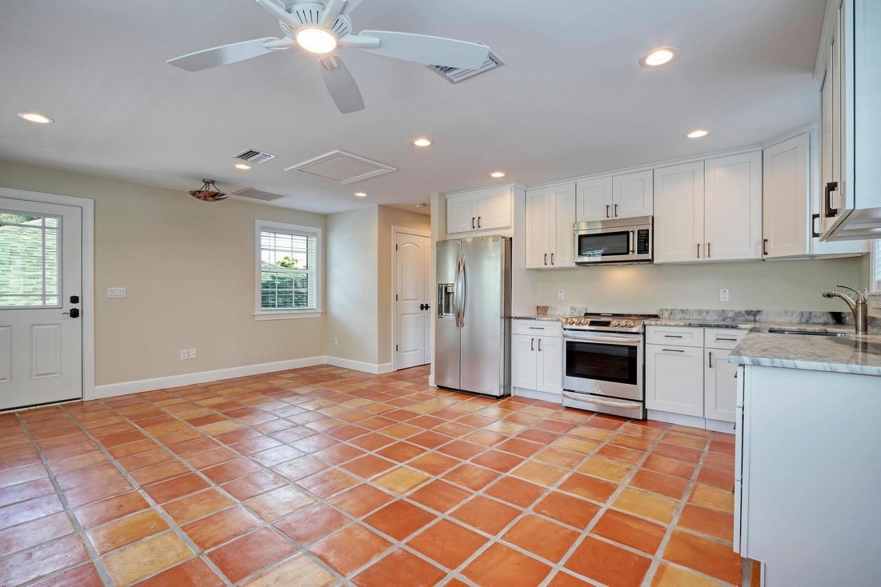 2348 2nd Avenue S, Saint Petersburg, FL 33712 Photo