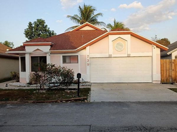 739 Holly St, North Lauderdale, FL 33068