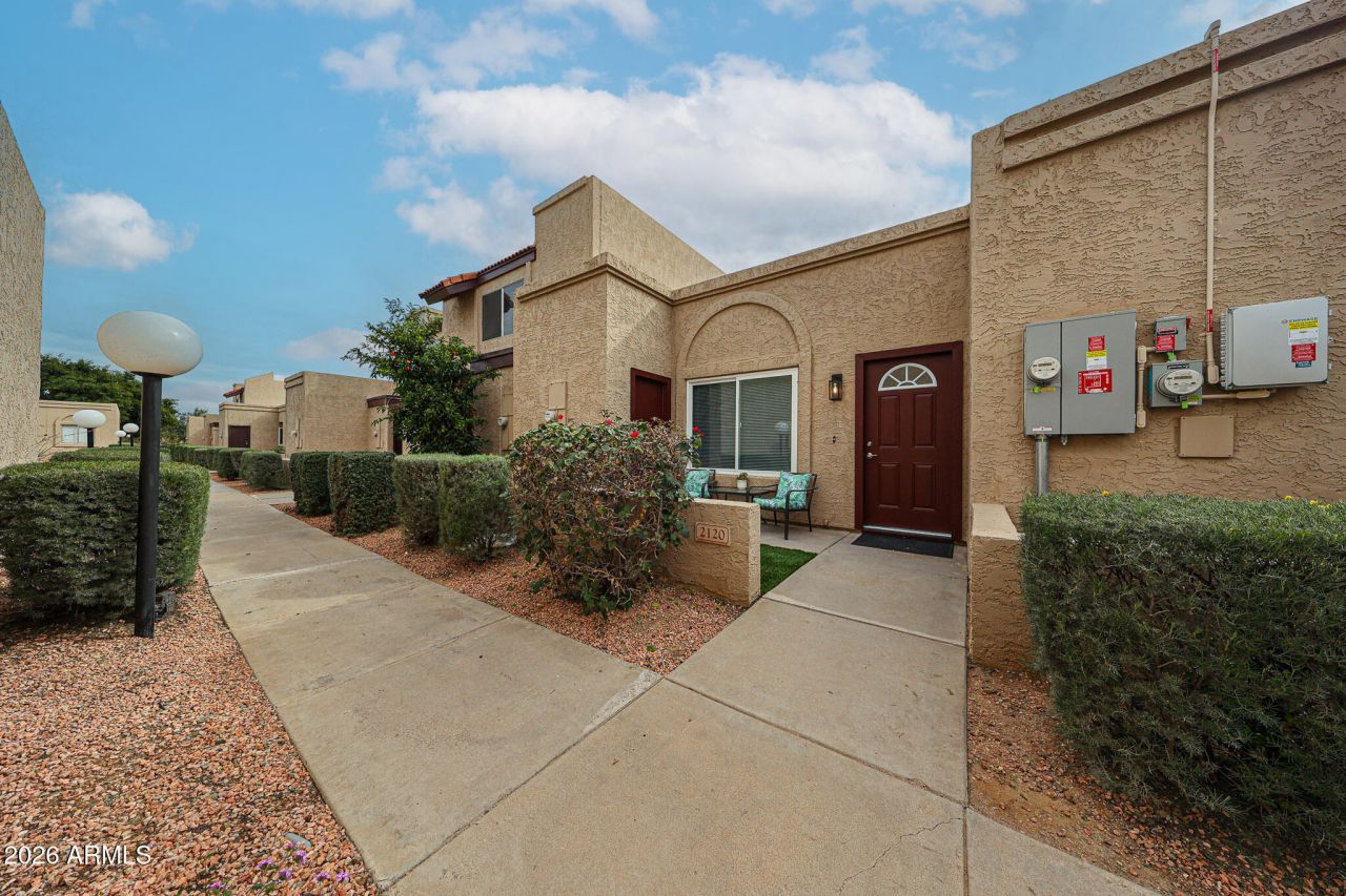 2120 W Pontiac Drive, Phoenix, AZ 85027 Main Photo