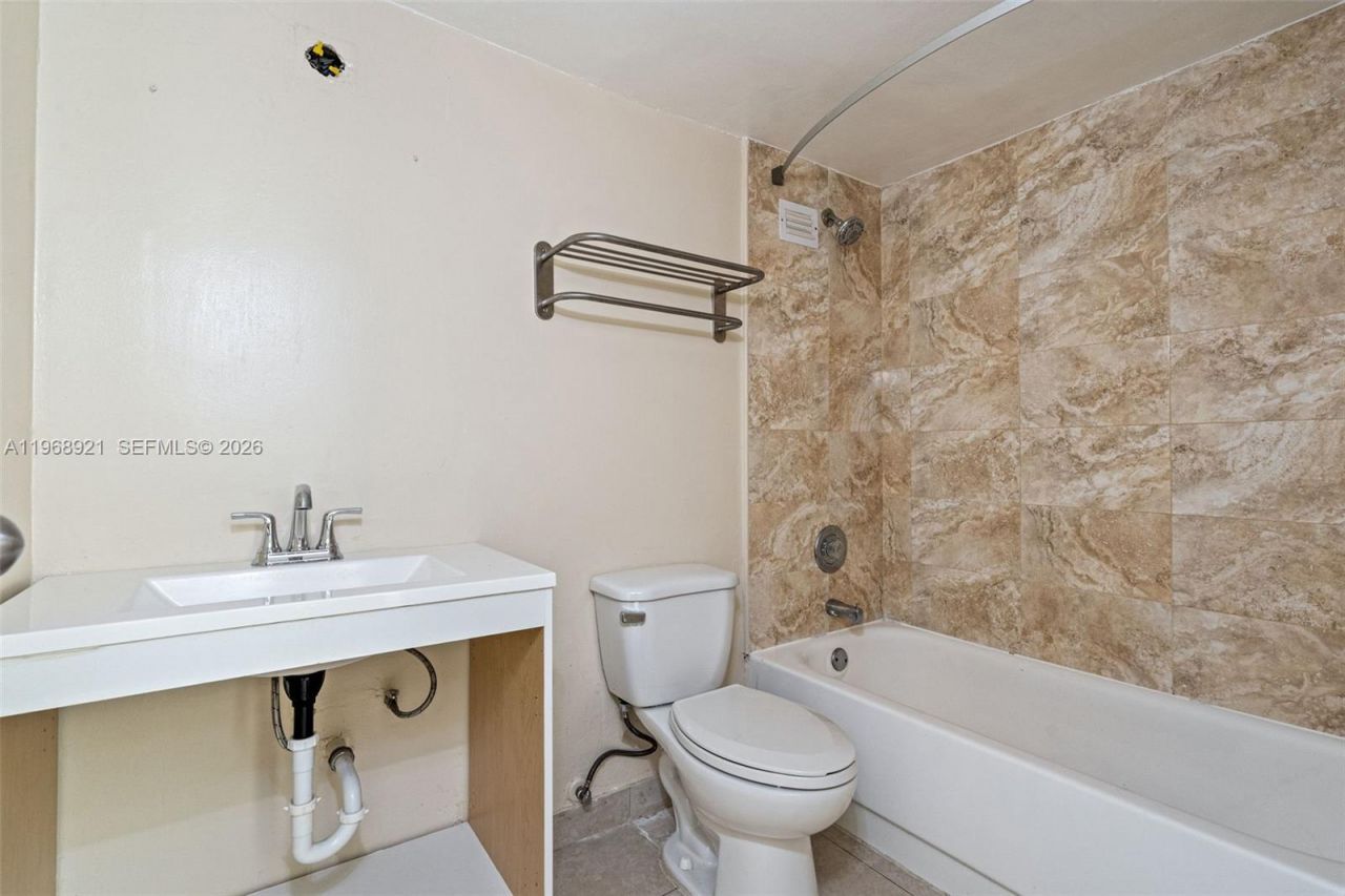 19201 Collins Ave, Unit 603, Sunny Isles Beach, FL 33160 Photo