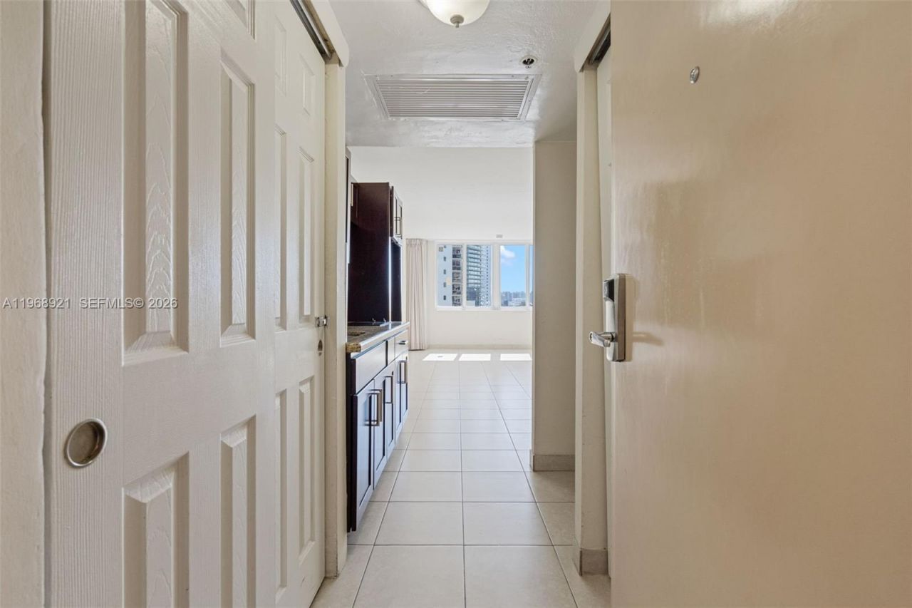 19201 Collins Ave, Unit 603, Sunny Isles Beach, FL 33160 Photo