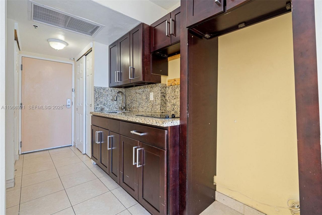 19201 Collins Ave, Unit 603, Sunny Isles Beach, FL 33160 Photo