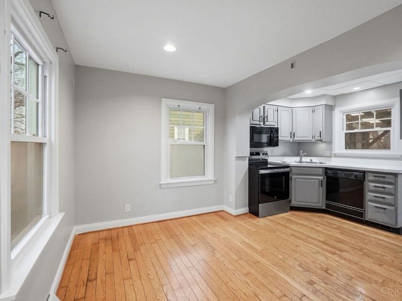 440 W Sharon, Cincinnati, OH 45246 Photo 12