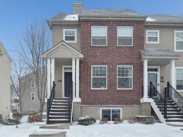 1987 Clover Ridge Drive, Chaska, MN 55318