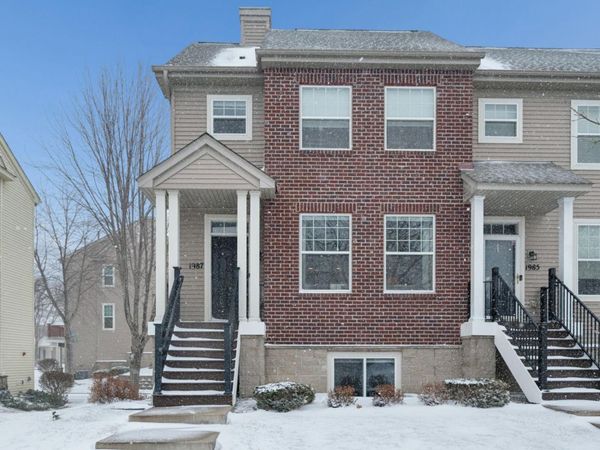 1987 Clover Ridge Drive, Chaska, MN 55318