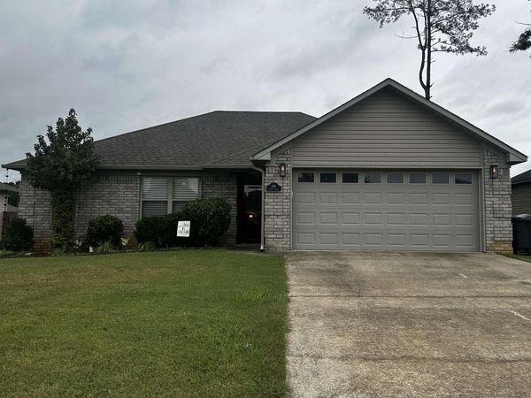 108 Spruce St, Jacksonville, AR 72076