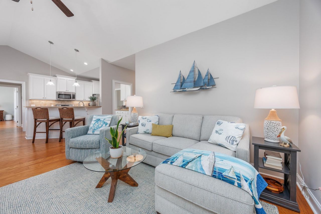 537 Hillsborough Dr. Photo 10