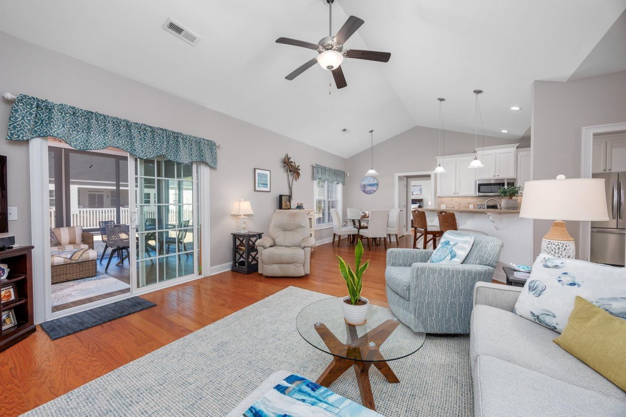 537 Hillsborough Dr. Photo 11