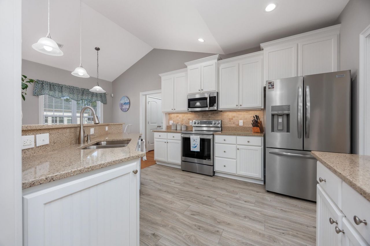 537 Hillsborough Dr. Photo 15