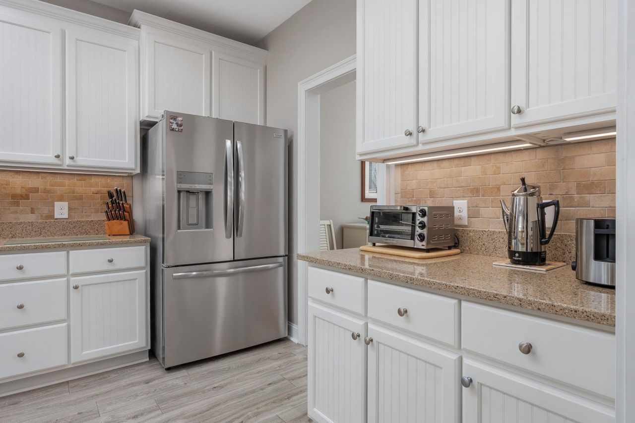 537 Hillsborough Dr. Photo 16