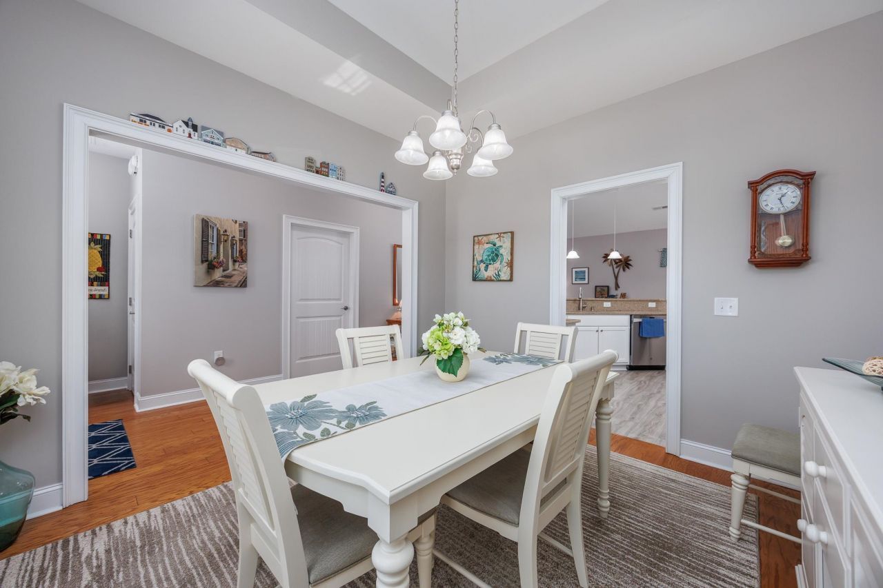 537 Hillsborough Dr. Photo 28