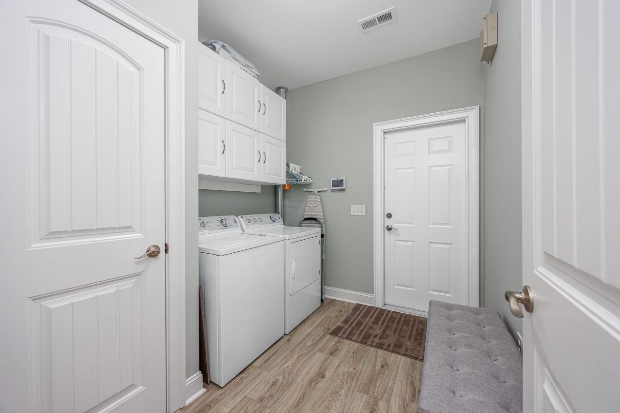 537 Hillsborough Dr. Photo 37