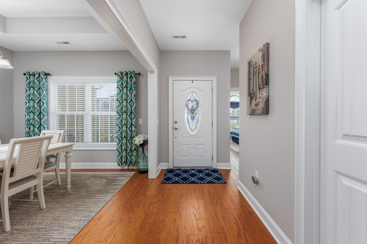 537 Hillsborough Dr. Photo 5