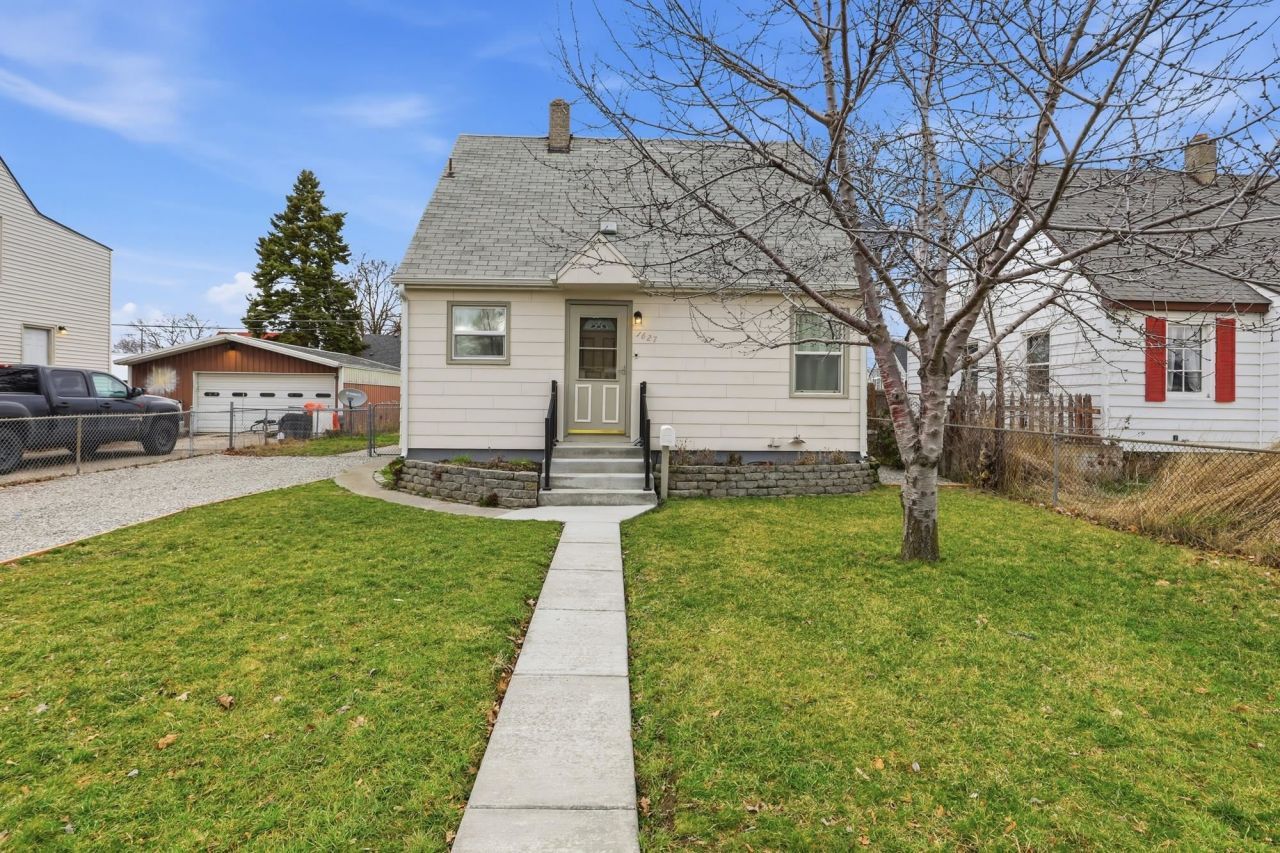 1627 E Lacrosse Ave, Spokane, WA 99207 Main Photo