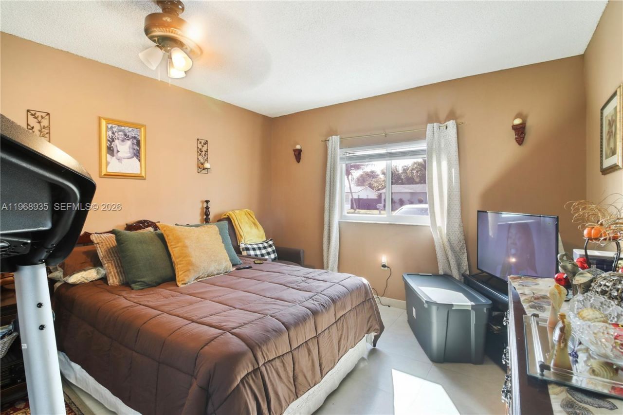 16323 SW 103rd Pl, Miami, FL 33157 Photo