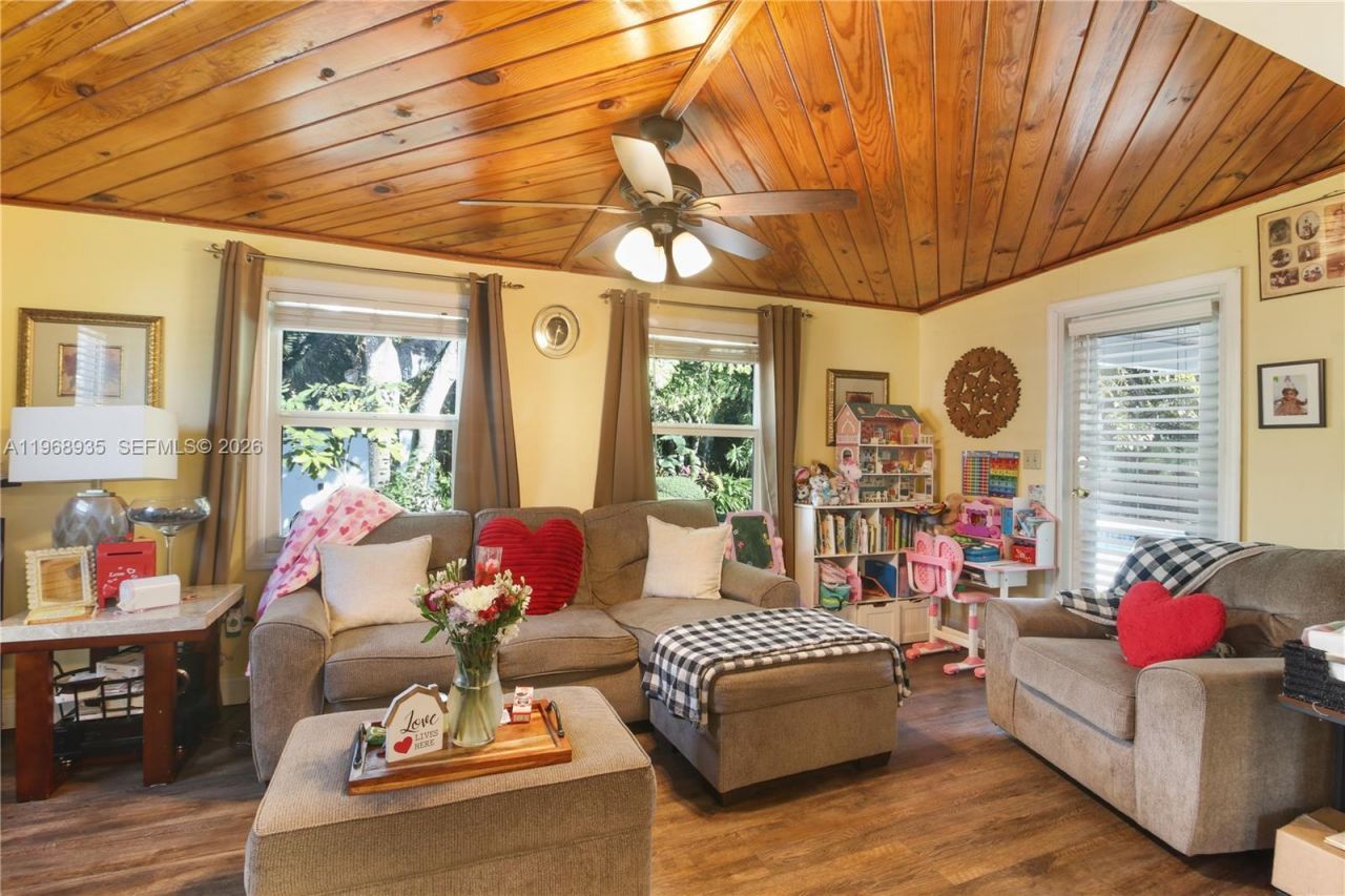 16323 SW 103rd Pl, Miami, FL 33157 Photo