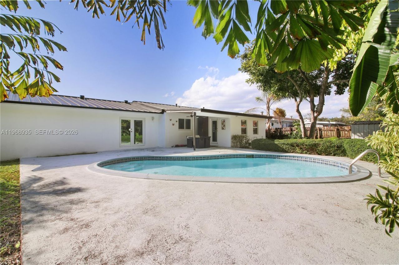 16323 SW 103rd Pl, Miami, FL 33157 Photo