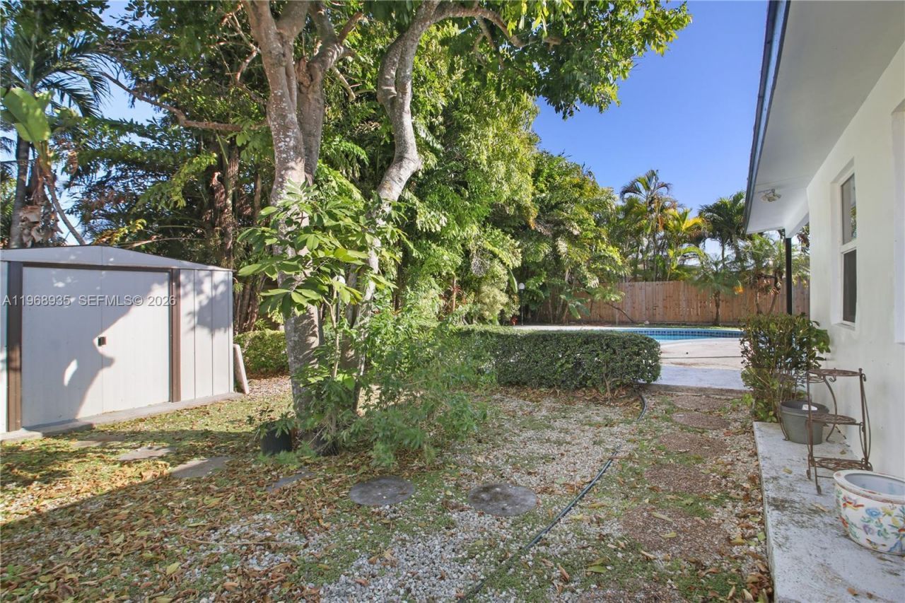 16323 SW 103rd Pl, Miami, FL 33157 Photo