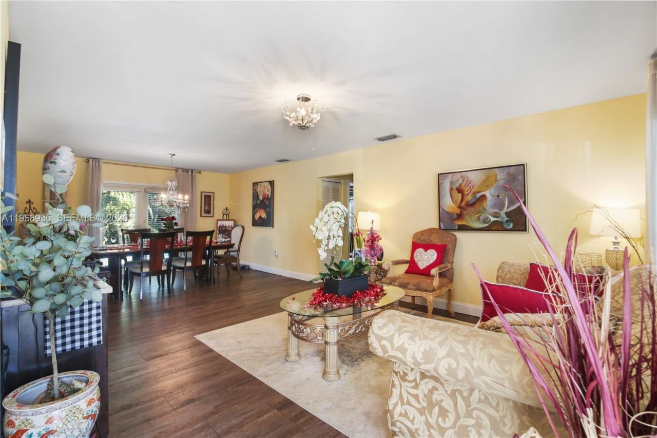 16323 SW 103rd Pl, Miami, FL 33157 Photo