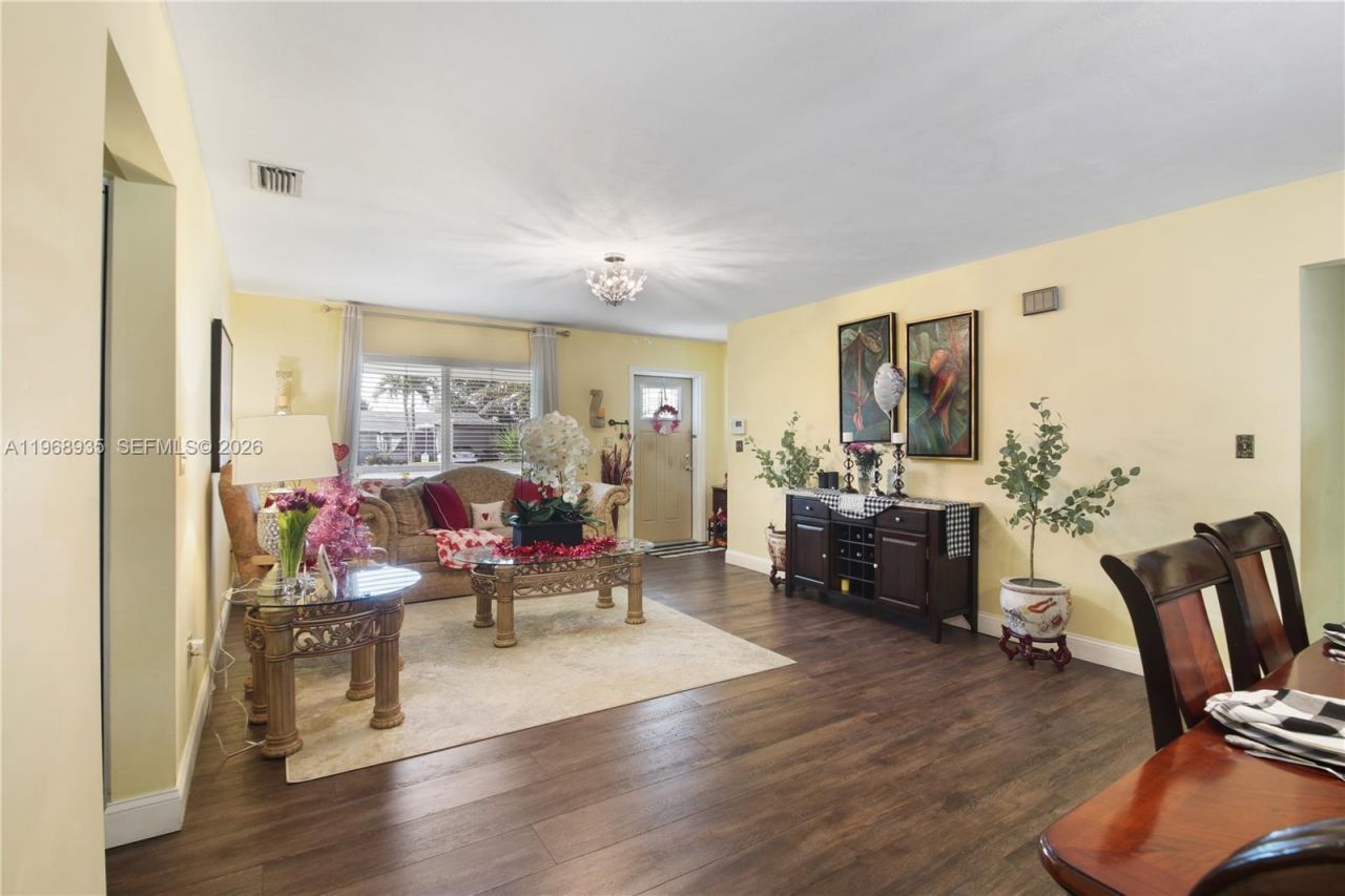 16323 SW 103rd Pl, Miami, FL 33157 Photo