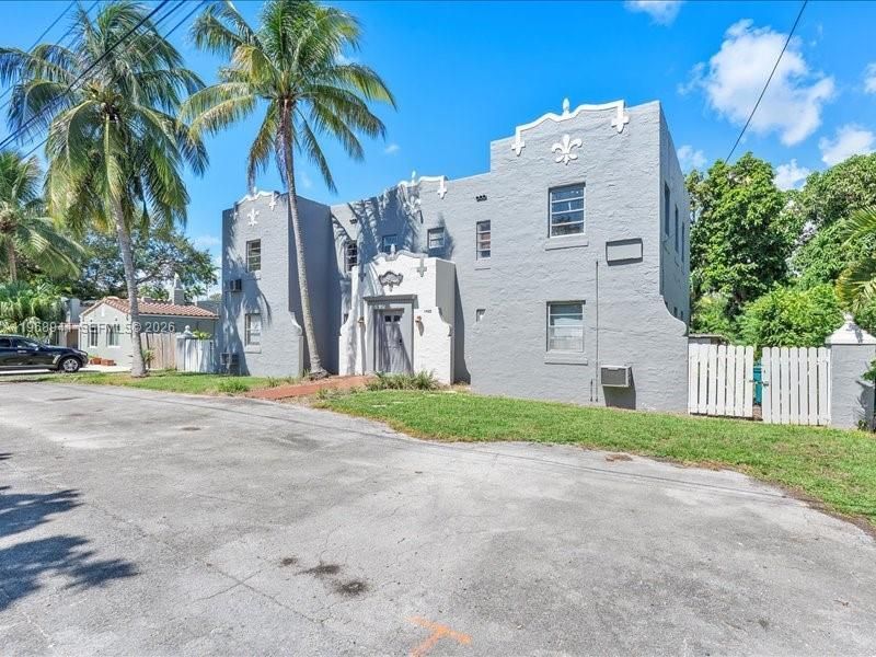 11402 NE 8th Ct , Biscayne Park, FL 33161 Photo