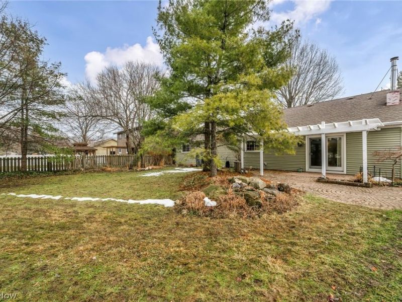 19044 Quail Hollow Drive, Strongsville, OH 44136 Photo 2