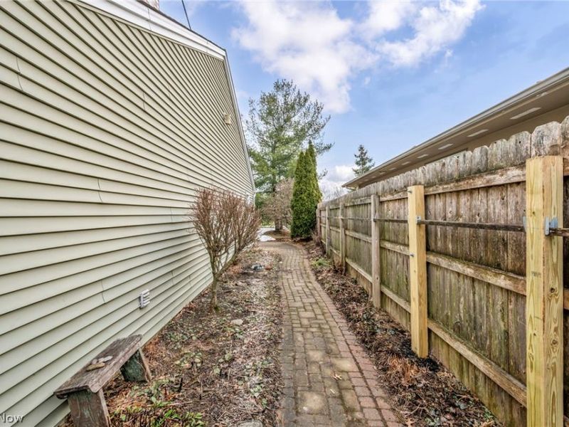 19044 Quail Hollow Drive, Strongsville, OH 44136 Photo 30