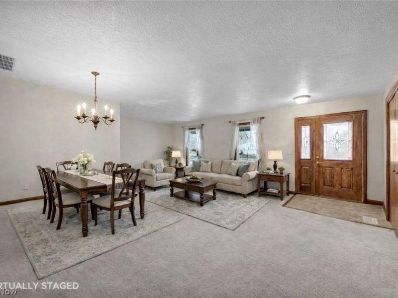 19044 Quail Hollow Drive, Strongsville, OH 44136 Photo 5