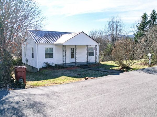 212 Young Street, Johnson City, TN 37601