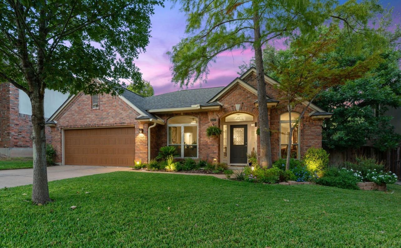 8013 Doe Meadow Dr, Austin, TX 78749 Main Photo