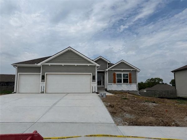 1320 NE 122nd Street, Kansas City, MO 64165