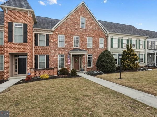 3 JAMESTOWN SQUARE, MECHANICSBURG, PA 17050