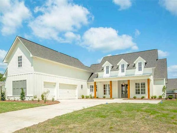 20957 N Dixboro Road, Green Oak Twp, MI 48178