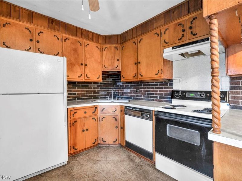 7181 York Road, Parma, OH 44130 Photo 10